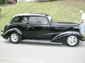 This black '37 Chevy Sedan was super.  Only 139 miles since completion, the owners were from the Knoxville area.