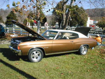 Johnny Kemper, Hyden, KY., was the Lucky winner of the coveted Minnie's Pick Award with his super nice Malibu.