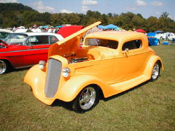 Gary Rucker, Morristown, TN., was Minnie's Pick Winner with his Super '34 Chevy.