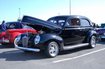 Mike and Shelley Minge 40 Ford 2 dr