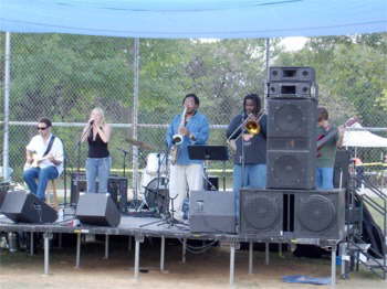 CNB2006_kellydozeband