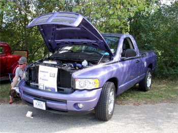 CNB2006_purplehemitruck