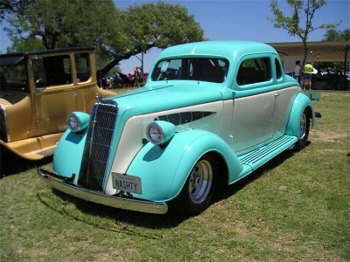 Greg Oakes from Burlington is a member of the Arlington Street Rodders and owns this sweet Nash