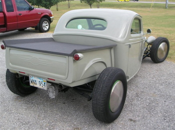 Mike's '35 pickup looks fine from the rear too