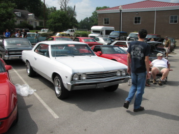 Bill Thompson made the trip from Manchester in his beautifull Chevelle SS