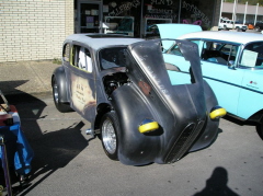 9  Marvin Morriss makes a lot of noise with his '38 Anglia