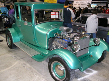 This '26 Ford T powered by a flathead belongs to Carl Santos