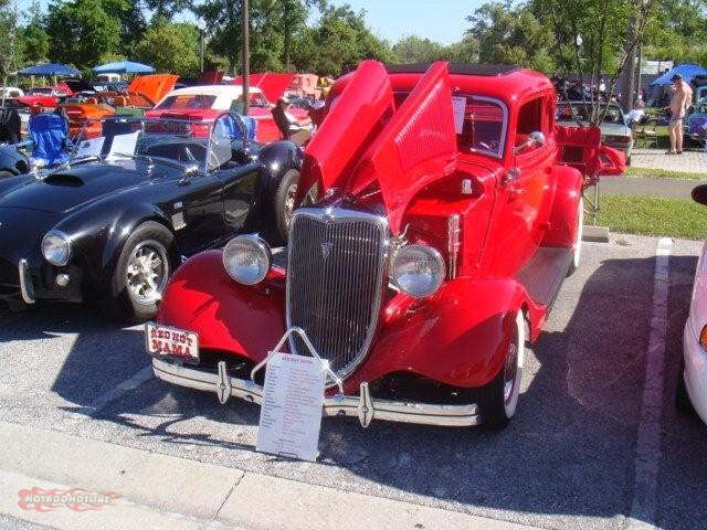 CALIENTE CLUB AND RESORT HOT RODS AND BARE BODS CAR SHOW 022