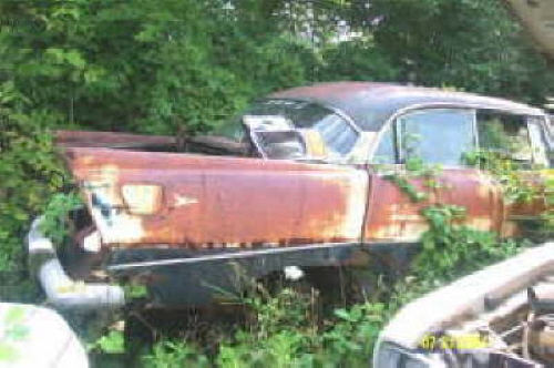 56 Plymouth 4 Door Hardtop-05 Sent By Ron Allyn - This Salvage Yard Still Exist Today. It Is Out In The Boon Docks And This Is Just A Few Of Its Treasures!!