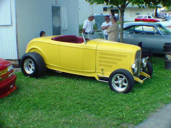 A neat yellow highboy!