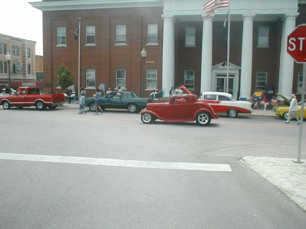 My '32 cruising by the local Courthouse!