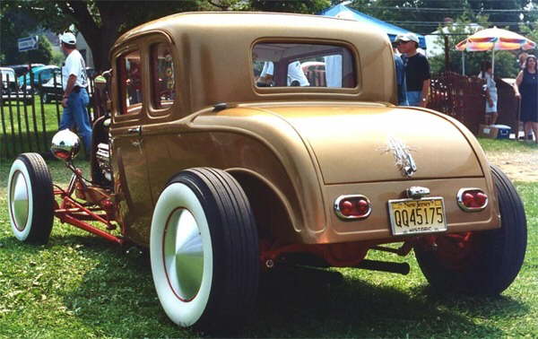 Gold '32 rear view!