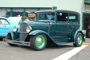 32 Ford 2 dr