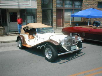 Daniel and Linda Hoskins drove their 1929 Mercedes over from London, Ky