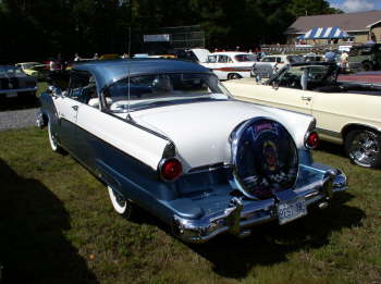 1955 Ford Fairlane Club Victoria