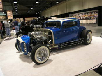 1932 FORD ANNIVERSARY SHOW 058