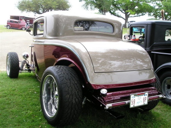 Billy's coupe is right on with it's painted on side trim