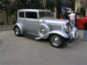 1932 FORD ANNIVERSARY SHOW 020