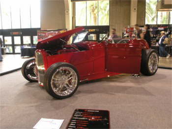 1932 FORD ANNIVERSARY SHOW 085