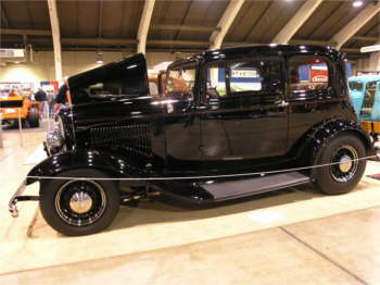 1932 FORD ANNIVERSARY SHOW 107
