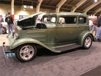 1932 FORD ANNIVERSARY SHOW 108