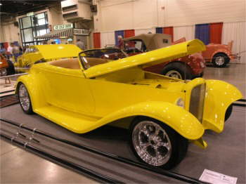 1932 FORD ANNIVERSARY SHOW 275