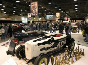 1932 FORD ANNIVERSARY SHOW 342