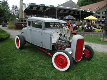 Nice Wide Whites on this '31 5 Window Coupe