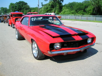 A wheel-lifting Camaro