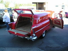 24  My appologies to Darryl Gayheart for this lousy picture of his fine '57 Sedan Delivery