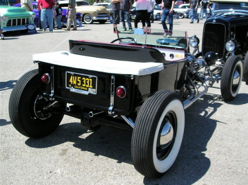 32Von Franco's T-bucket