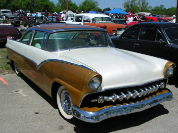 39 Scott Webster brought his '55 Crown Victoria from Fort Worth