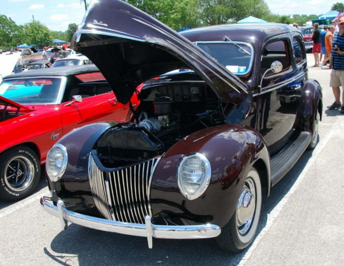 22   Sometimes you win on a longshot like Rick Rosa did on this '39 Deluxe sedan he bought sight unseen