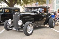 54  Dave and Judi Lickteig own this classic Deuce roadster