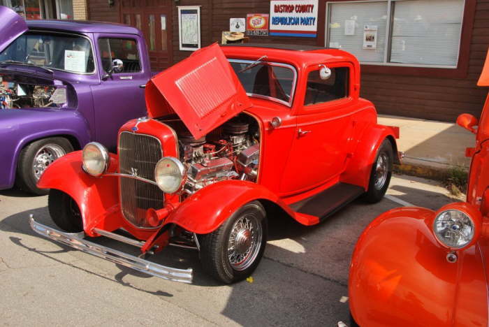 66 the wires look great on this coupe