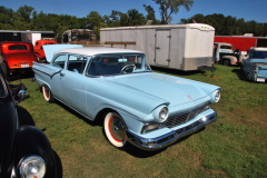 05  A rare '57 Ford 2 door post