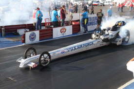 Kin Bates, from Anderson, CA., takes the 2011 Heritage A Fuel Championship, again.