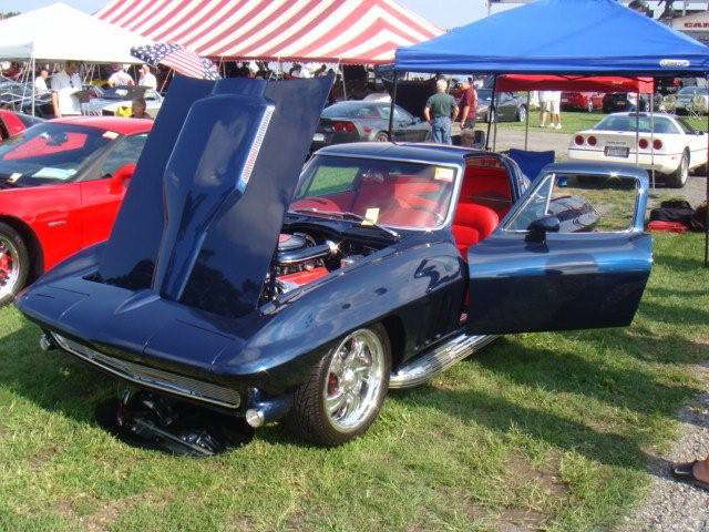 CORVETTES AT CARLISLE 018