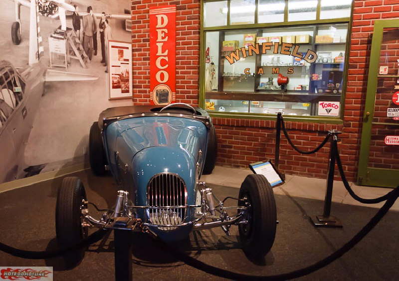 Petersen Auto Museum 1_11-055