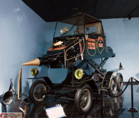 Petersen Auto Museum 1_11-242